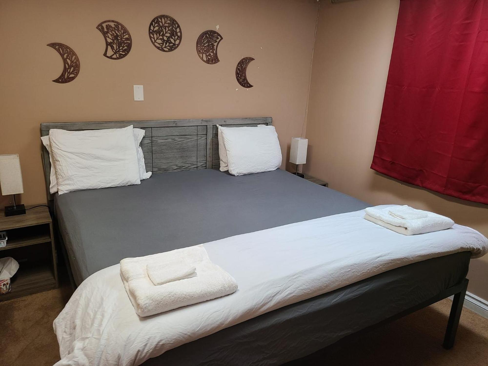 Cozy Home With Comfortable Beds And Fully Equipped Kitchen 15 Mins Drive From Airport, Downtown, Sait And U Of C And 80 Min Drive To Banff Κάλγκαρι Εξωτερικό φωτογραφία